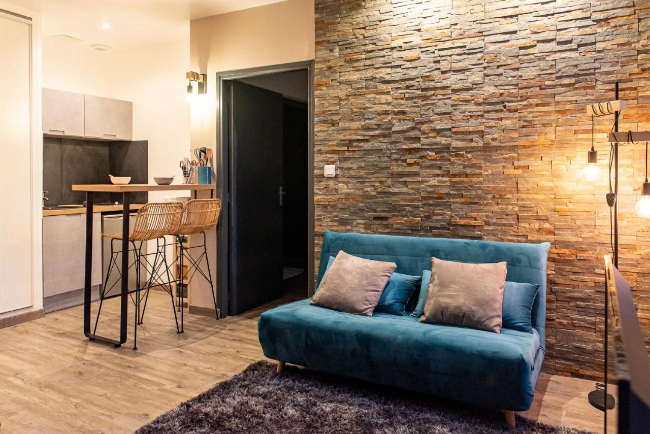 Immeuble Hyper Centre Apartment มงโตบ็อง ภายนอก รูปภาพ