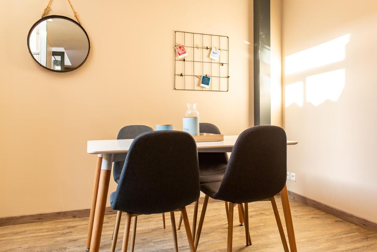 Immeuble Hyper Centre Apartment มงโตบ็อง ภายนอก รูปภาพ