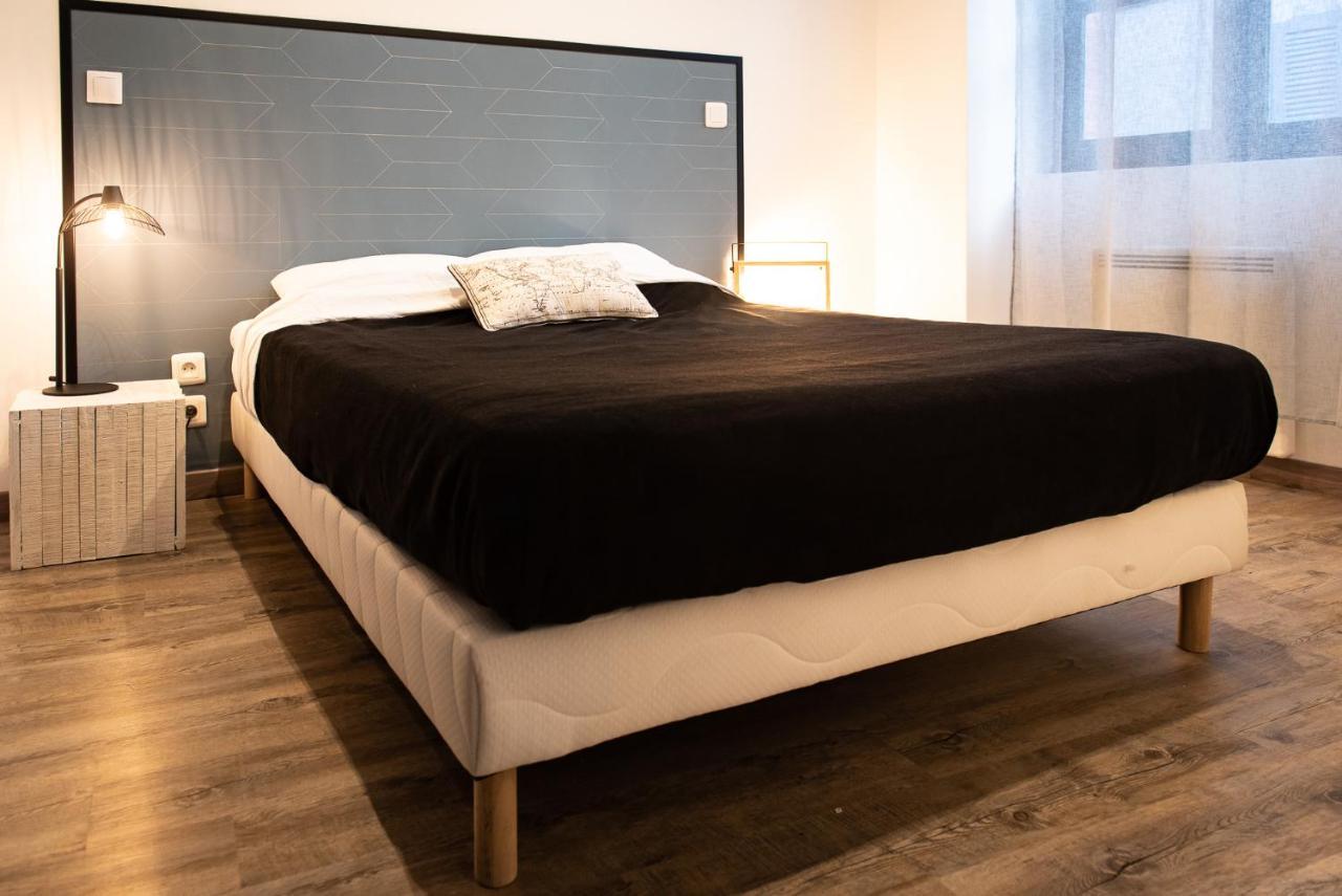 Immeuble Hyper Centre Apartment มงโตบ็อง ภายนอก รูปภาพ