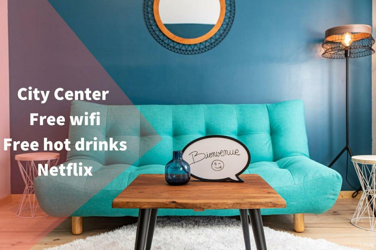 Immeuble Hyper Centre Apartment มงโตบ็อง ภายนอก รูปภาพ